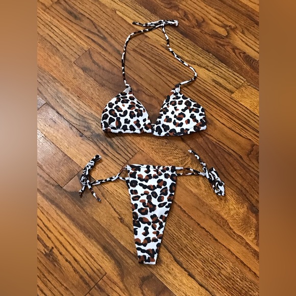Leopard Cheetah Animal Print 2 Pc Thong String Bikini New 
Size Small 4 - 6 - Picture 10 of 11